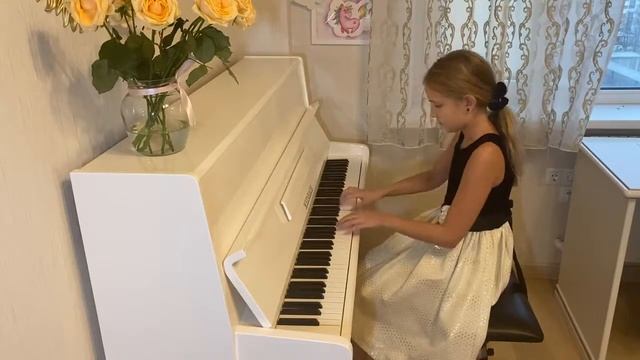 Д. Шостакович "Лирический вальс" - Алиса Головко (фортепиано) смотреть онлайн