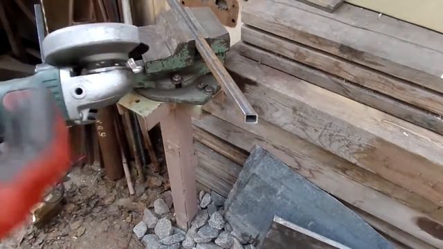 Мини столик для сварочных работ своими руками от Дачного мастера сварки смотреть онлайн