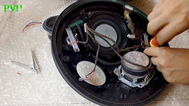How is the inside of the Harman Kardon onyx studio 1 speaker | SPEAKER | DIY смотреть онлайн