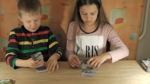 Артём и Александра показывают как играть в "Мемо"