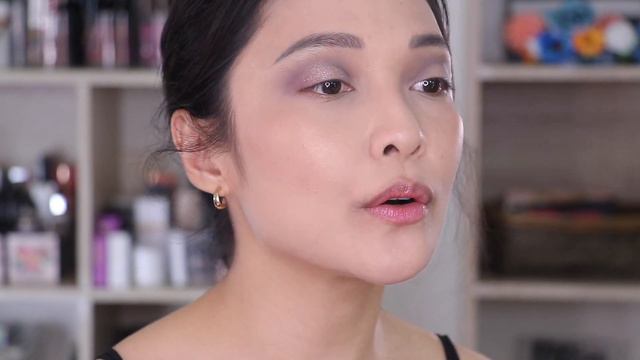 MAC DAZZLESHADOW LIQUID VS STILA GLITTER & GLOW LIQUID EYESHADOW