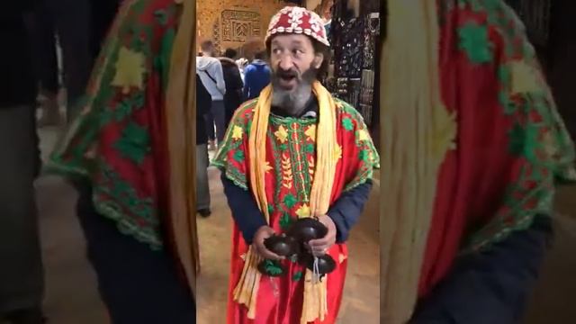 ПРИКОЛЬНЫЙ МУЖИК СПЕЛ НАШИД смотреть онлайн