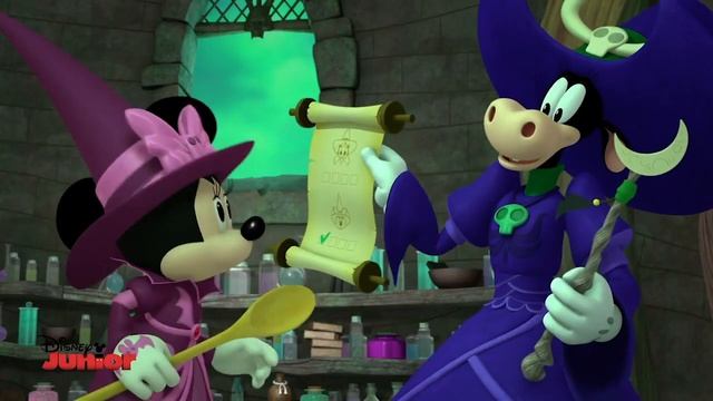 Mickey's Tale of Two Witches EXCLUSIVE CLIP #2 смотреть онлайн