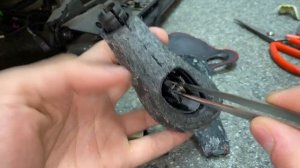 Audi A6 C5. Снять ручку ( кнопку ) АКПП.