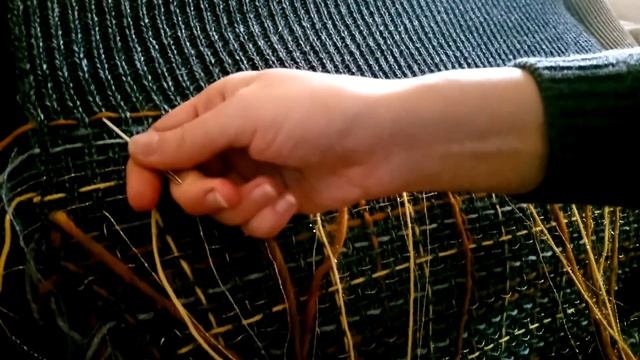 Как декорировать вязание | Имитация твида в стиле Шанель смотреть онлайн