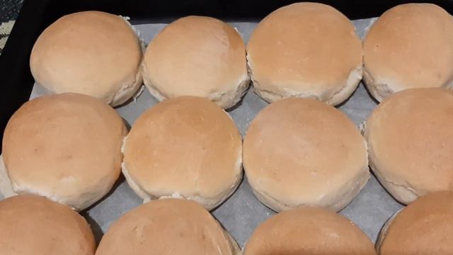 Вкусные домашние булочки 🍔 Готовим с любовью 🥰 Друзья ❤ всем привет 🌿🌼🌿 Мира всем нам 🙏 и Любви ❤ смотреть онлайн