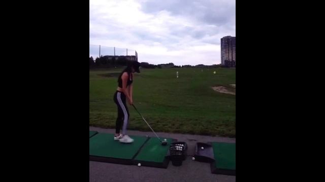 최석영 모델 Choi Suk Young Golfer チェ・ソクヨン韓国の女子ゴルフ スローモーションスイング!!! смотреть онлайн