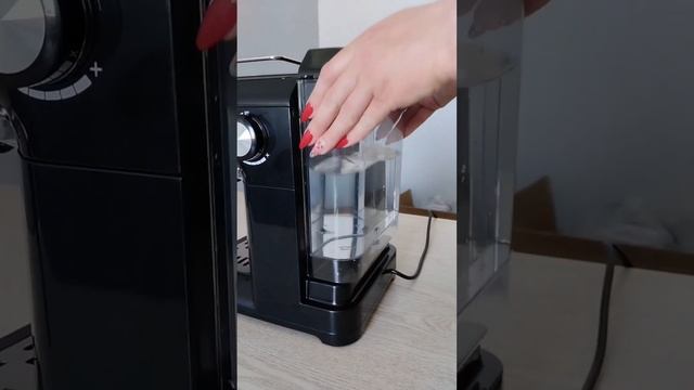 Рожковая кофеварка RAF R.104 смотреть онлайн