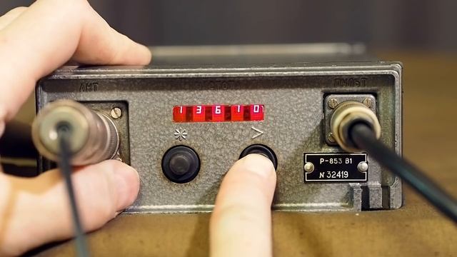 Р-853 переносная авиационная УКВ радиостанция. Сделано в СССР. Цифровая индикация. смотреть онлайн