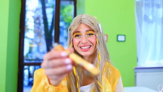 Домики одного цвета челлендж! Девушка День vs девушка Ночь! смотреть онлайн