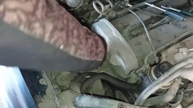 Как снять правую верхнюю подушку двигателя Ford Focus 1 #RAZNOBOY #FordFocus1 #фордфокус1