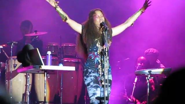 Erykah Badu Live In Wroclaw-Poland 2011-Humble Mumble смотреть онлайн