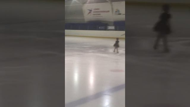 Зиннурова Ализе сдаёт свой первый тест смотреть онлайн