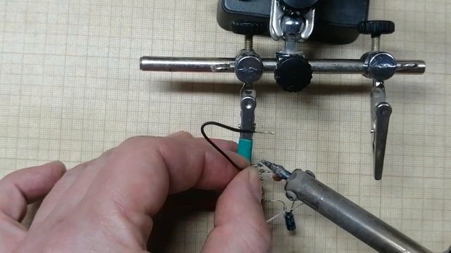 Выходим в эфир на старой советской микросхеме. Простой передатчик смотреть онлайн
