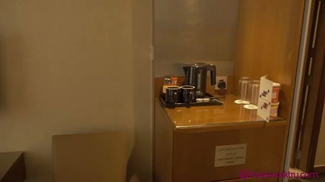 Deluxe Twin Ramada Chelsea Al Barsha смотреть онлайн