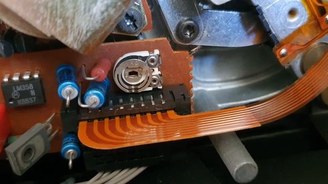 Philips CD-104 servicing tips on my own modified NOS unit. смотреть онлайн