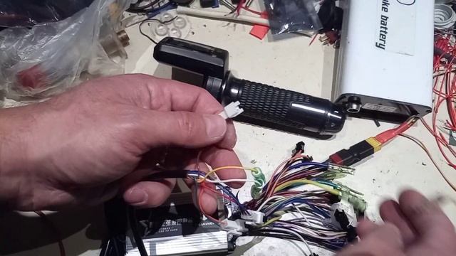 Как подключить ручку газа с дисплеем к контроллеру? в этом видео подробно расскажу смотреть онлайн