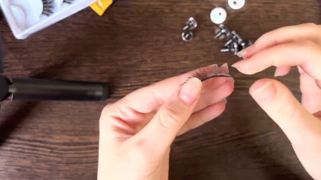 Как приклеить реснички к глазкам для вязаной игрушки ? смотреть онлайн
