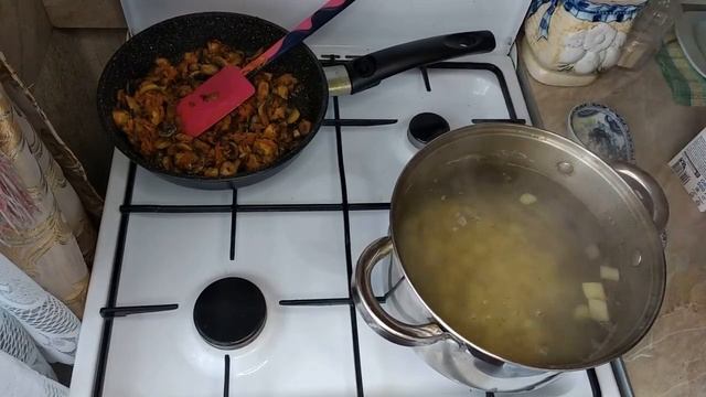 Суп грибной из шампиньонов сливочный.