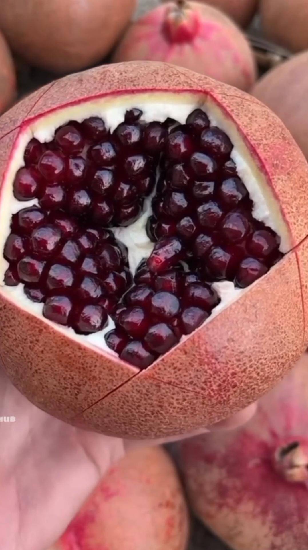 Потрясающий гранат #shorts #гранат смотреть онлайн