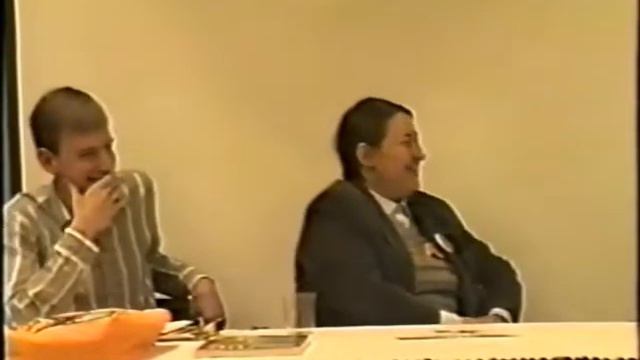 Sam Rolfe at Spycon 8 смотреть онлайн
