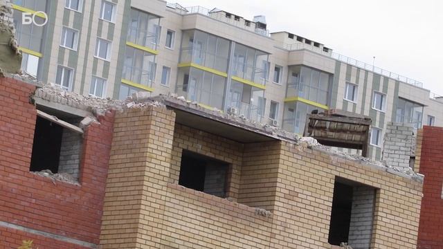 В Казани сносят «лишние» этажи и подъезд в ЖК «Золотая середина» смотреть онлайн