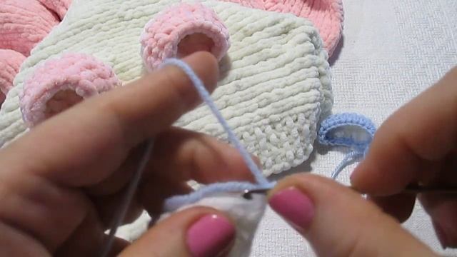 ушки вязаные крючком для детского капюшона, шапок, пинеток и игрушек смотреть онлайн