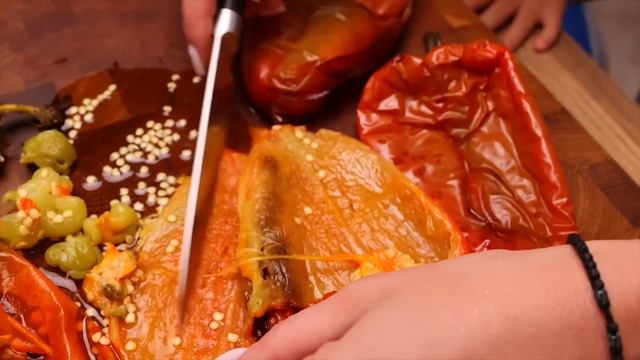 GRILLED MEAT with VEGGIES on a FRYING PAN. смотреть онлайн