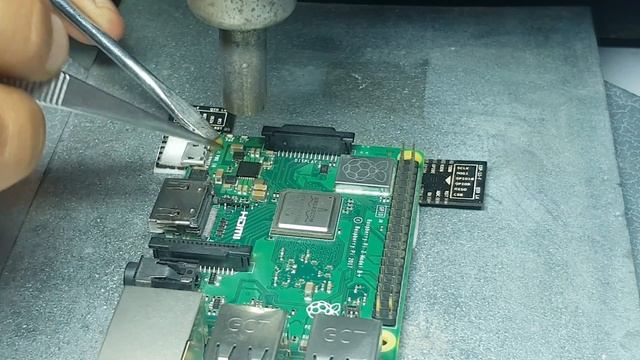 RASPBERRY Pi 3 B + | HOW TO | FIX | REPAIR | NO POWER | NO DISPLAY | RASPBERRY PI MODEL B смотреть онлайн