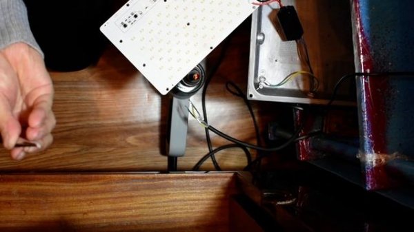 Ремонт 100 ваттного LED прожектора JazzWay.