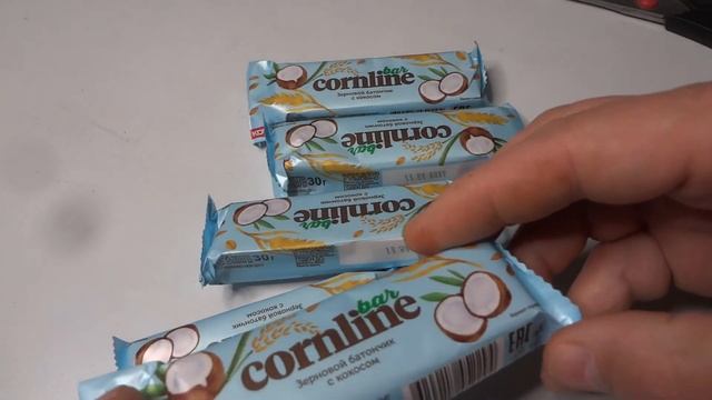 Взял на пробу Батончик Cornline Bar Зерновой с Кокосом. Обзор покупки. #ОбалденныеВкусняшки