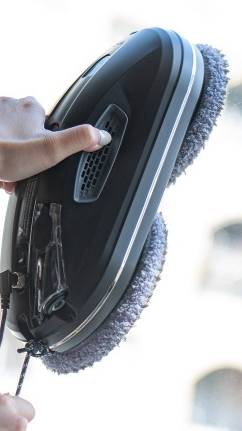 Робот-мойщик окон, надо?