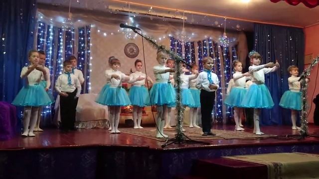 Зимний вальс. Коллектив "Веселинка" Новофедоровский СБК смотреть онлайн