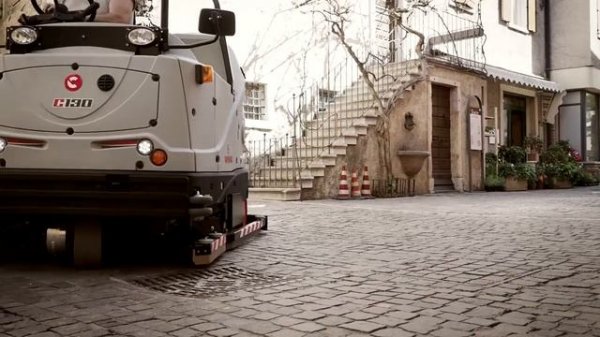 Поломоечная машина Comac C130 для уборки больших площадей - поломоечные райдеры Комак - КИИТ