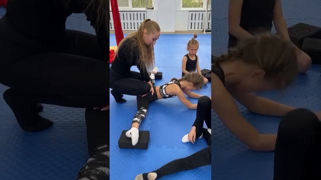 Растяжка! #аврора #бальныетанцы #москва #дети #Гимнастика #растяжка смотреть онлайн