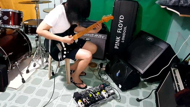 Fender Stratocaster Japan David Gilmour Inspired Sound Test смотреть онлайн