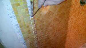 Аккуратно демонтируем мозаику