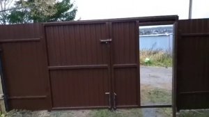 Ворота распашные из  турбы 40*60 и профлиста с8 с встроенной калиткой