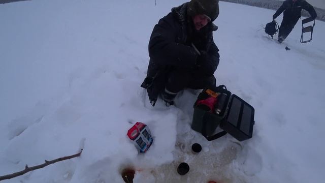 Рыбалка удалась ,без рыбы ни кто не остался) смотреть онлайн