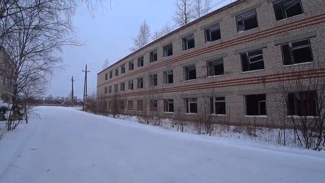 Бутылка торчит из кармана / Первый раз в магазине Светофор / Прогулка по Бисерти смотреть онлайн