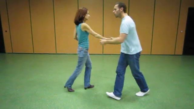 Passe de Salsa 'El Uno' - www.salsa-guide.fr смотреть онлайн