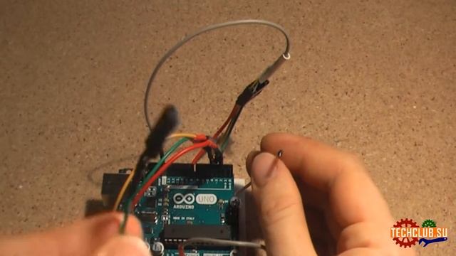 Программируем под Arduino. Три диода и кнопка. смотреть онлайн
