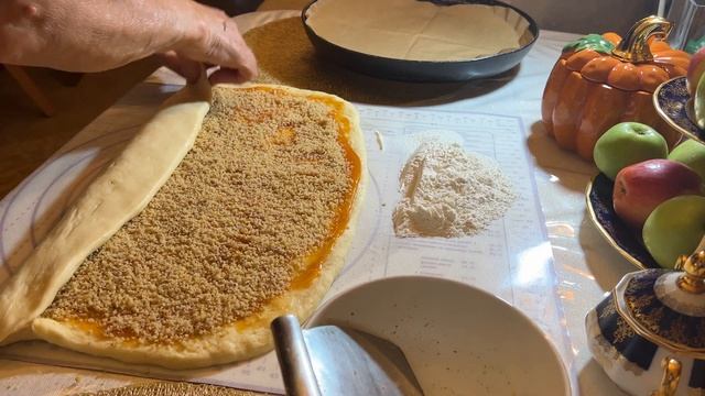 Необычайно ВКУСНЫЙ рулет с орехами. Хочется еще и еще смотреть онлайн