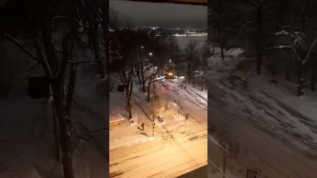 Город спит. Город работает. Зима Хельсинки смотреть онлайн