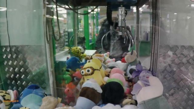 Выиграл в автомате-хватайке. Но что это????? смотреть онлайн