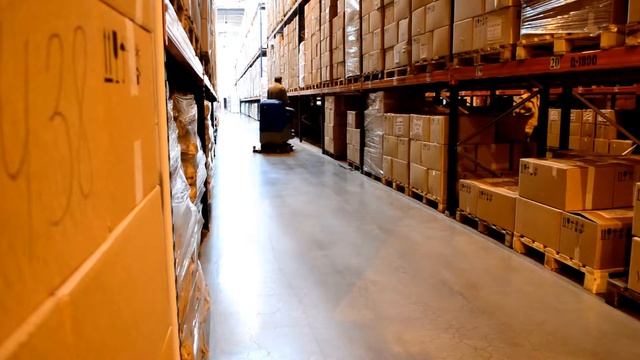 Уборка склада поломоечной машиной Fiorentini EcoSmart смотреть онлайн