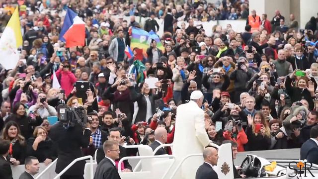 Niente porte blindate nella Chiesa. Papa Francesco all’udienza (18.11.2015) смотреть онлайн