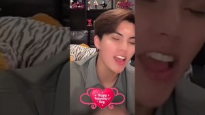 Форт Тхитипон поет «Stand By Me»(любовь витает в воздухе)  живое исполнение