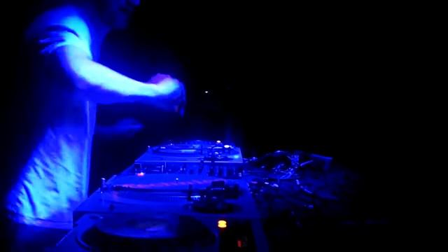 DJ DARA - Crown Room 5.26.10 PDX clip 3 of 10 смотреть онлайн