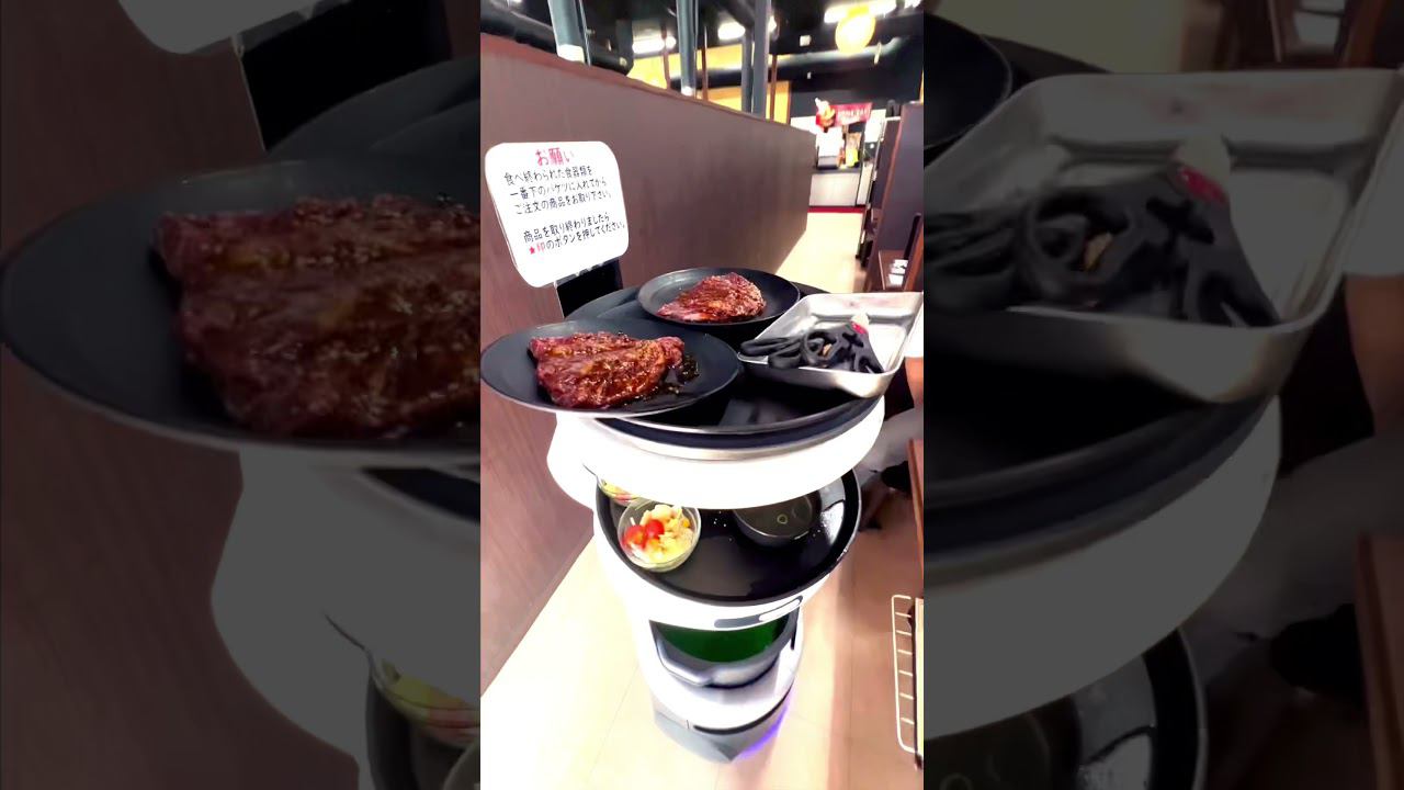 Робот официант в Японии. Технологии будущего. #shorts смотреть онлайн